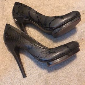 Beautiful Auth Platform Tory Burch pumps. Size 10.